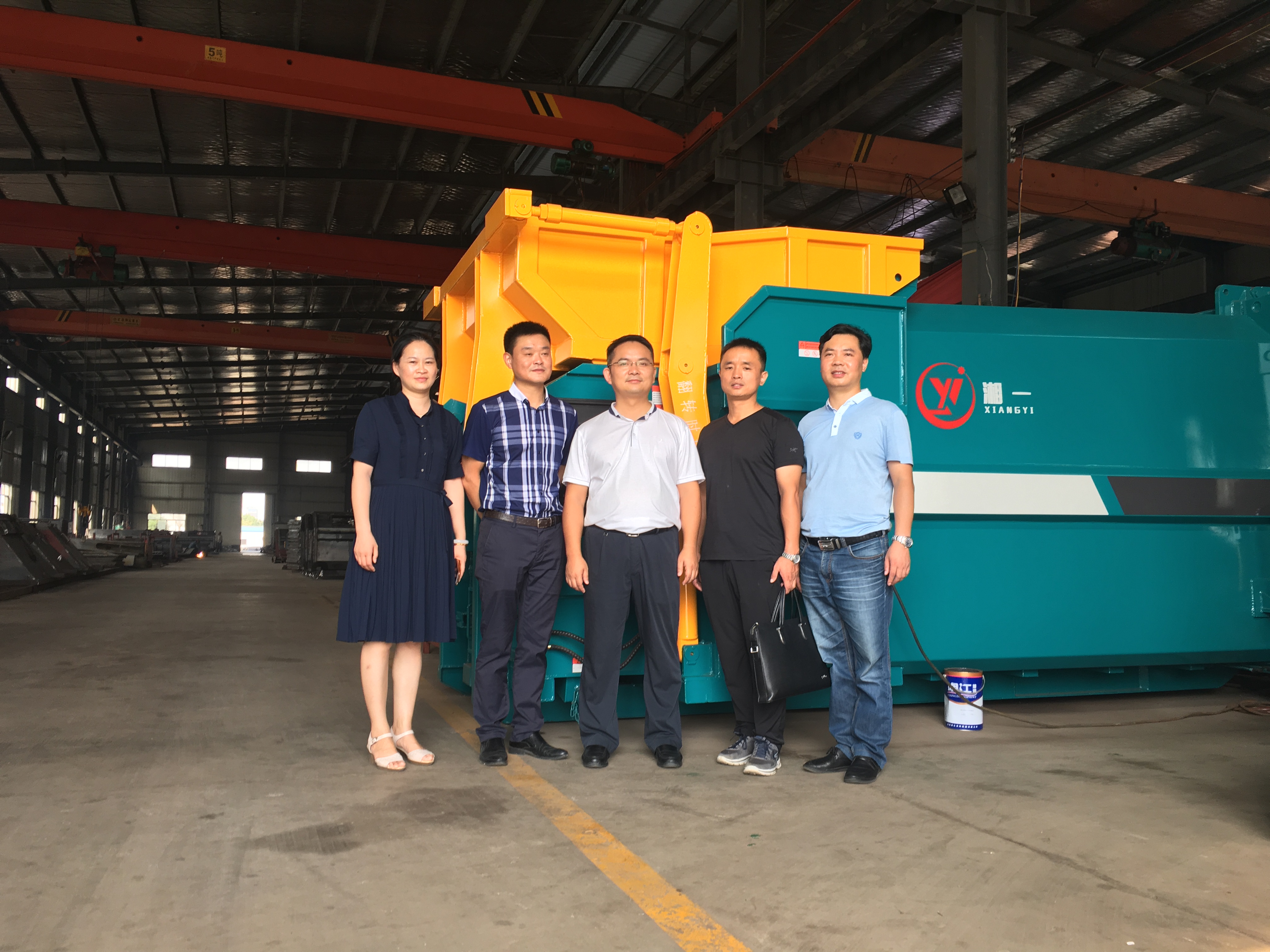 縣委常委劉俊武、經(jīng)信局局長(zhǎng)胡浪、副局長(zhǎng)曾慧敏、玉潭鎮(zhèn)副主任周術(shù)林來(lái)我司考察指導(dǎo)